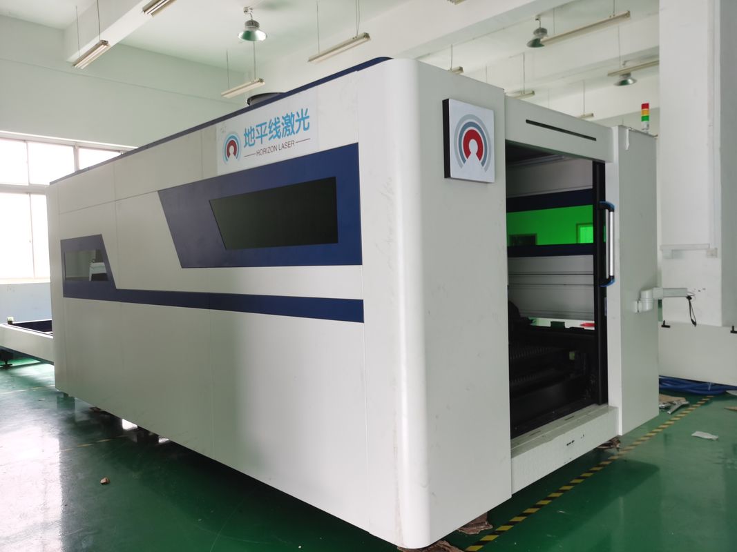 커버와 1500W 4000W CNC 섬유 래이저 커팅 머신 IPG 맥스 3015 교환 테이블