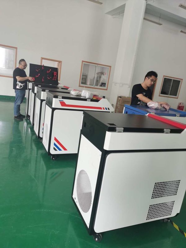 50HZ 6 밀리미터 1000w 포켓용 레이저 용접기 타임즈 지 에너지 분할