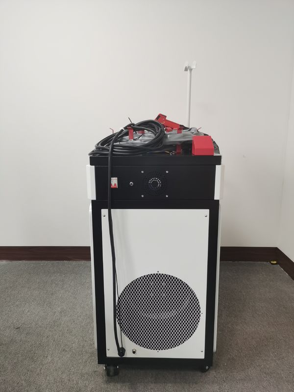 냉각장치를 가진 1080nm CW 소형 레이저 용접 기계 1500W 세륨