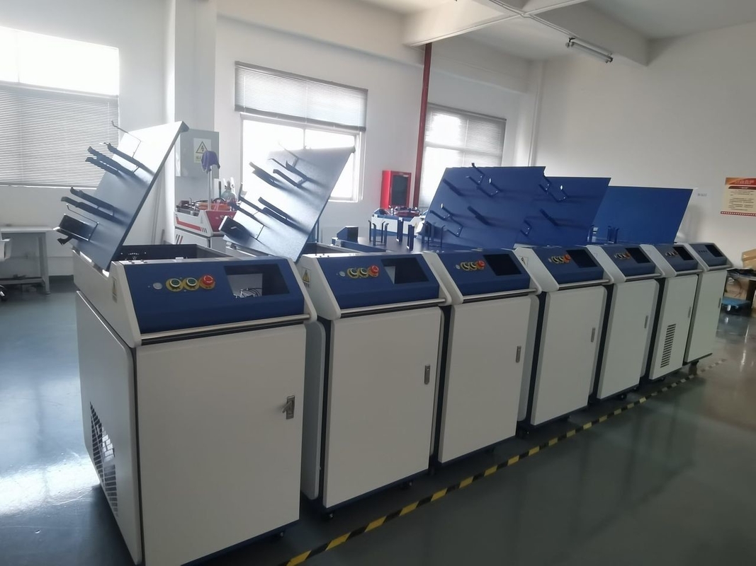 최대 Raycus 120mm/s 핸드헬드 레이저 용접기 수냉식 1.5KW