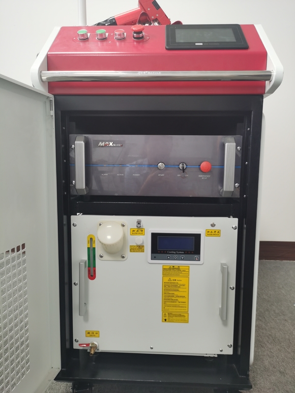 최대 Raycus 근원을 가진 IPG 소형 레이저 용접 기계 1500W CW