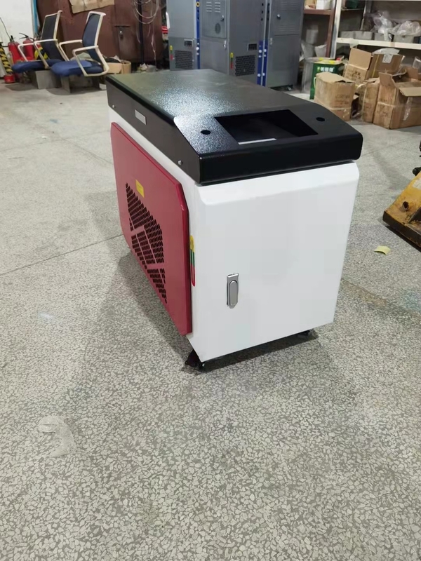 금속을 위한 반쯤 무게 자동 레이져 용접공 220V 1500W